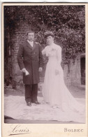 Grande CDV D'un Couple De Marier élégant Posant Devant Leurs Maison A Bolbec - Alte (vor 1900)