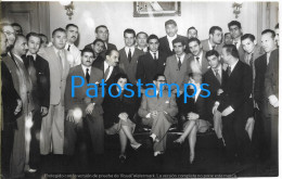 229152 ARGENTINA TUCUMAN GOBERNADOR FERNANDO RIERA 1951 DELEGACION CAMPEONES PANAMERICANAS 18.5 X 11.5 PHOTO NO POSTCARD - Argentinië