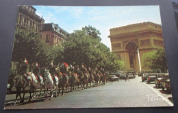 Lumières Et Scènes De Paris ... - L'Avenue Victor-Hugo Et L'Arc De Triomphe De L'Etoile - Editions "GUY", Paris - Sonstige & Ohne Zuordnung