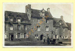 29. LOCRONAN – Vieilles Maisons (XVIè Siècle) CPSM (animée) (voir Scan Recto/verso) - Locronan