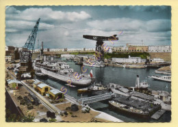 29. BREST – Le Croiseur Ecole Jeanne D'Arc Dans L'Arsenal / CPSM (voir Scan Recto/verso) - Brest