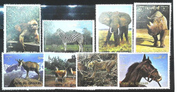 1977-Umm Al Qiwain (MNH=**) Scimmia Antilopi Ghepardo Elefante Rinoceronte Caval - Umm Al-Qiwain