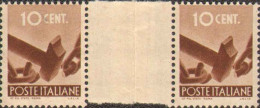 1945-Italia (MNH=**) Coppia Del 10c.Democratica Con Interspazio Di Gruppo - 1946-60: Neufs