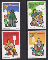 1981-Nuova Zelanda (MNH=**) S.4v."Vita Familiare,relazioni E Attivita'" - Other & Unclassified