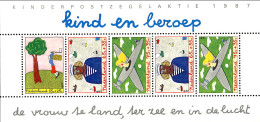 1986-Olanda (MNH=**) Foglietto 5v."Il Bambino E Le Professioni" - Nuevos