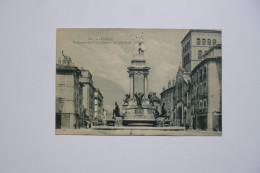 GRENOBLE   -  38  -  Monument Des Trois Ordres Et La Cathédrale     -   Isère - Grenoble
