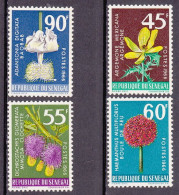 1966-Senegal (MNH=**) S.4v."Fiori"catalogo Yvert Euro 5,5 - Senegal (1960-...)