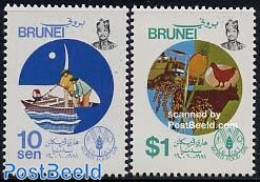 Brunei 1981 World Food Day 2v, Mint NH, Health - Nature - Transport - Food & Drink - Cattle - Fishing - Poultry - Ship.. - Levensmiddelen