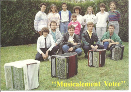 CLERMONT FERRAND - Groupe "MUSICALEMENT VOTRE" - Accordéoniste - Clermont Ferrand