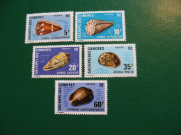 COMORES YVERT POSTE ORDINAIRE N° 72/76 TIMBRES NEUFS** LUXE COTE 30,00 EUROS - Unused Stamps