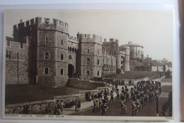 AK Windsor Castle Henry VIII Gate Ungebraucht #PF512 - Autres & Non Classés