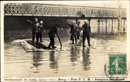 CPA Bercy Paris XII., Überschwemmungen In Paris, Januar 1910, PLM-Brücke, Feuerwehrleute Retten - Autres & Non Classés