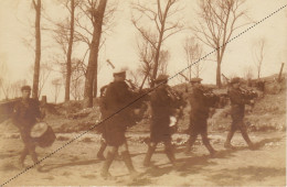 Photo Guerre 14-18 WWI Musique Anglaise à Roye Somme Fanfare Angleterre - War, Military