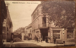 Cpa Photo 24 Dordogne, SIGOULES, Route De Gardonne, Animée, Enseignes épicerie, Plaques Kub, écrite En 1923 - Other & Unclassified