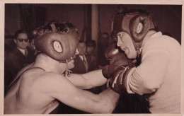 BOXE 03/1949 MARCEL CERDAN A L'ENTRAINEMENT AVANT SON COMBAT CONTRE TURPIN  PHOTO 18 X 13 CM - Sports