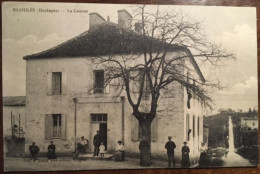 Cpa Photo 24 Dordogne, SIGOULES, La Caserne, Militaria, Animée, éd Astruc, écrite - Other & Unclassified