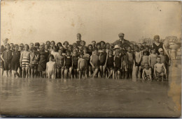 CP Carte Photo D'époque Photographie Vintage Enfant Groupe Plage Maillot Bain  - Altri & Non Classificati