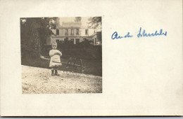 CP Carte Photo D'époque Photographie Vintage Enfant Jeu Jouet  - Altri & Non Classificati