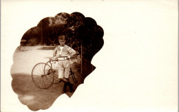 CP Carte Photo D'époque Photographie Vintage Enfant Tricycle Vélo Jouet  - Sonstige & Ohne Zuordnung