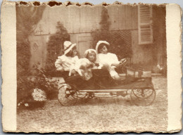 CP Carte Photo D'époque Photographie Vintage Enfant Jouet Voiture à Pédales  - Andere & Zonder Classificatie