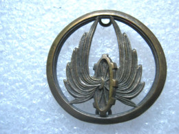 INSIGNE DE BERET REGIMENT DU TRAIN ETAT EXCELLENT (VARIANTE 2) ANCIENNE FAB. BERAUDY VAURE AMBERT - Armée De Terre