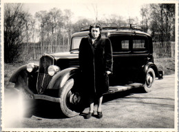 Photographie Photo Vintage Snapshot Amateur Automobile Voiture Auto Peugeot  - Automobiles