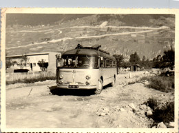 Photographie Photo Vintage Snapshot Amateur Autobus Autocar Car Bus 73 Savoie - Trains