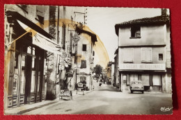 CPSM Petit Format - Montricoux (T.-et-G.) - Place De La Mairie ( Voiture Ancienne, Simca Aronde, Plaque De Garage ) - Sonstige & Ohne Zuordnung