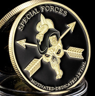 Pièce Médaille NEUVE Plaquée Or - US Army Special Forces Bérets Verts - Otros & Sin Clasificación