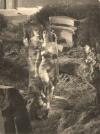 Surréalisme * Photo Montage Curiosa Nu * Femme Seins Nus & Homme Dans La Pierre * Photographie Photographe 22.5x16.8cm - Fotografie