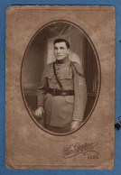 Photo Militaire Collée Sur Carton Soldat Du 67eme Regiment ( Format 11cm X 16,5cm ) Photographie Cartier Paris Vincennes - War, Military