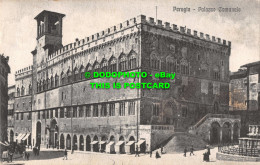R555786 Perugia. Palazzo Comunale. S. T. A - World