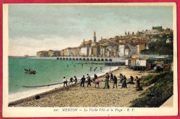 CPA 06 MENTON - La Vieille Ville Et La Plage (Pêche Au Filet) - Menton