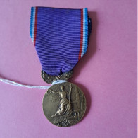 Médaille Amicale Laïque Du Nord En Bronze - France