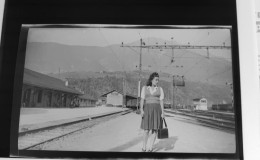 Négatif Film Snapshot -  GARE  CHEMIN DE FER  Train Railway Station,  A Identifier - Diapositivas De Vidrio