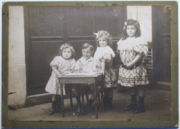 Photo 12,8 X 17,8 Cm (cabinet) - Famille D'enfants Endimanchés    /GP52 - Unclassified