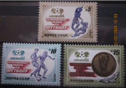 RUSSIA ~ 1986 ~ S.G. NUMBERS 5660 - 5662, ~ 'LOT C' ~ FOOTBALL. ~ MNH #03645 - Unused Stamps