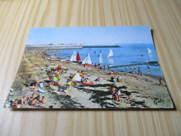 Croix De Vie (85).La Plage Et Les Jetées - Carte Animée. - Saint Gilles Croix De Vie