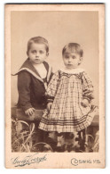 Fotografie Georg Koczyk, Coswig I /S., Grenzstrasse 42 H, Portrait Kinderpaar In Modischer Kleidung  - Personas Anónimos