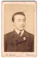 Fotografie Th. Immler, Bregenz, Portrait Junger Mann In Modischer Kleidung  - Personas Anónimos