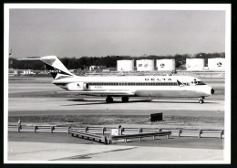 Fotografie Flugzeug Douglas DC-9, Passagierflugzeugder Delta Airlines, Kennung N1292L  - Luftfahrt