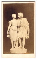 Fotografie Unbekannter Fotograf Und Ort, Statue Verliebtes Paar Mit Krügen  - Anciennes (Av. 1900)