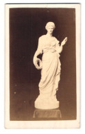 Fotografie Unbekannter Fotograf Und Ort, Statue Junge Frau In Toga Mit Lorbeerkranz  - Anciennes (Av. 1900)