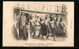 CPA Duguay-Trouin, Campagne 1905-1906, Pilote Et Sauvages Du Tropique, Kostümierte Matrosen  - Oorlog