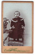Fotografie Emil Lampe, Berlin-N., Tresckowstr. 18, Kleines Kind Im Hübschen Kleid  - Personnes Anonymes