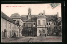 CPA Troyes, Cour De L'Hotel-de-Ville  - Troyes