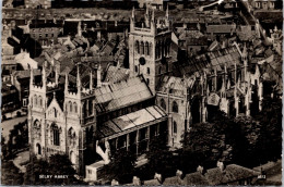 18-5-2024 (5 Z 28) UK (b/w Old) Selby Abbey - Eglises Et Couvents