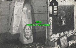R584533 H. M. S. Victory. Cockpit Showing Original Knee Where Nelson Died. Gale - World