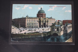 AK Berlin Schloss Mit Nationaldenkmal 1910 Gebraucht #PL707 - Autres & Non Classés