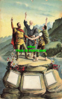 R585454 Three Men Stand On A Stone Monument. Postkartenverlag Kunzli - Welt